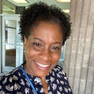 Meet your Posher, Lynda